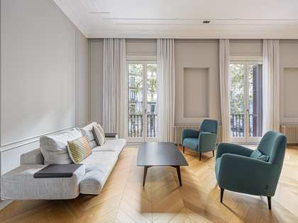 216m² apartment with 24m² terrace for sale in Eixample Right