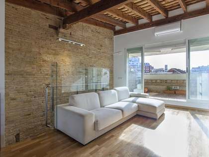 150m² penthouse with 15m² terrace for rent in Sant Francesc