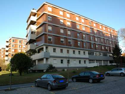 Квартира 210m², 12m² террасa на продажу в Porto