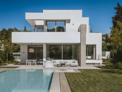 Villa van 626m² te koop met 160m² terras in New Golden Mile