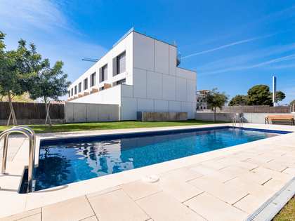 Casa / villa de 257m² en venta en Terramar, Barcelona