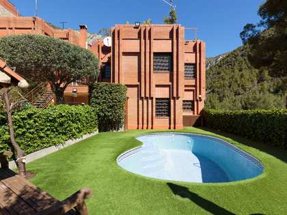 158m² house / villa for sale in Rat-Penat, Barcelona