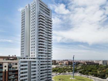 Attico di 100m&sup2; in affitto a Ciudad de las Ciencias