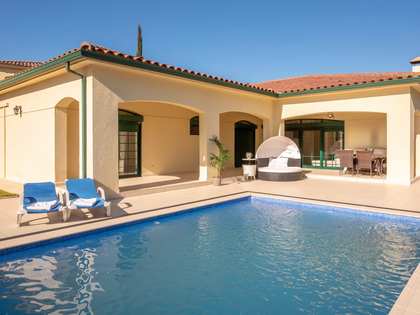 Huis / villa van 244m² te koop in Sant Feliu, Costa Brava