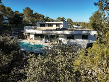 414m² house / villa with 2,370m² garden for sale in Montpellier