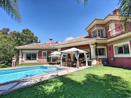 Casa / Vil&middot;la de 540m&sup2; en venda a Nueva Andaluc&iacute;a