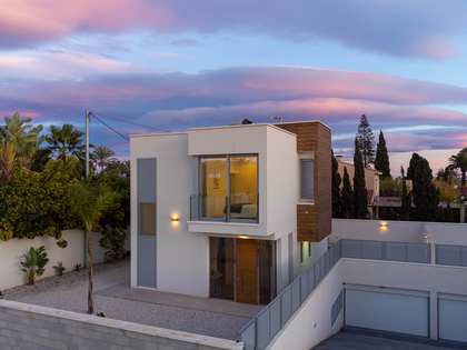 275m² haus / villa mit 400m² garten zum Verkauf in Playa San Juan