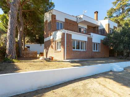 Дом / вилла 277m² на продажу в Вилассар де Дальт, Барселона