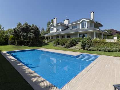 Дом / вилла 1,142m² на продажу в Boadilla Monte, Мадрид