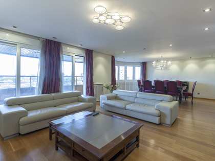 308m² apartment with 6m² terrace for rent in La Xerea