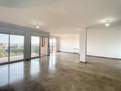 Квартира 328m², 80m² террасa на продажу в Mataro