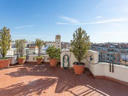 144m² penthouse with 92m² terrace for sale in Eixample Right