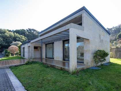 Дом / вилла 438m² на продажу в Pontevedra, Галисия