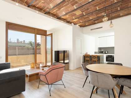 105m² penthouse with 14m² terrace for rent in Eixample Right