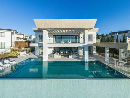 1,841m² house / villa with 341m² terrace for prime sale in Estepona