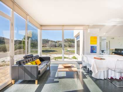 277m² house / villa with 615m² terrace for sale in East Málaga