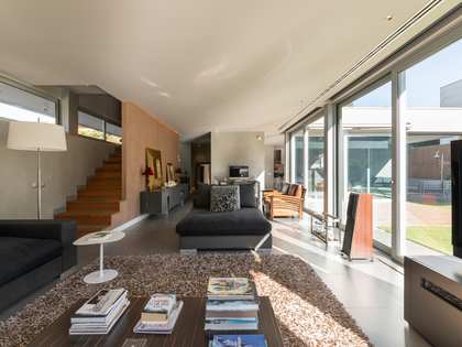 Casa / vil·la de 445m² en venda a Golf-Can Trabal, Barcelona
