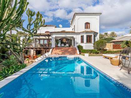 Maison / villa de 732m² a vendre à Nueva Andalucía
