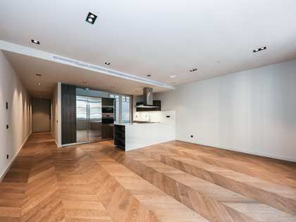 Квартира 105m² на продажу в Борн, Барселона