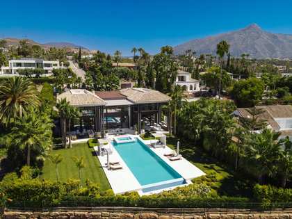 Casa / villa di 1,033m² con 410m² terrazza in vendita a Nueva Andalucía