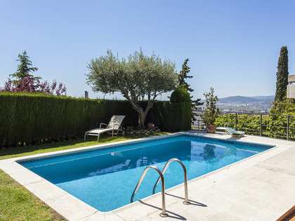 480m² house / villa with 500m² garden for rent in Sant Just