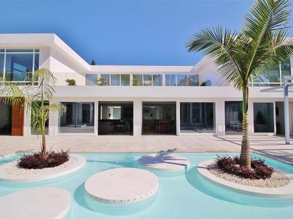 Дом / Вилла 1,300m&sup2; на продажу в Сан Педро де Алькантара / Гуадальмина