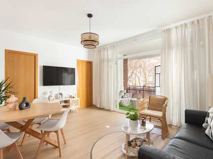 89m² apartment with 8m² terrace for rent in Eixample Right