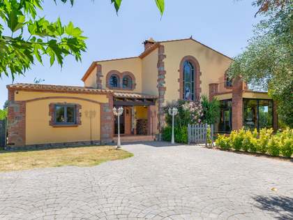 Casa / villa di 423m² in vendita a Alt Empordà, Girona