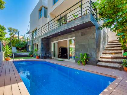 Villa de 382m² con 60m² de jardín en venta en Playa San Juan