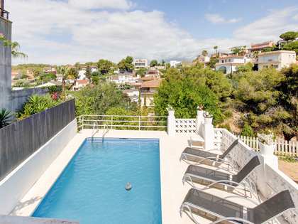Villa van 197m² te koop in Levantina, Barcelona