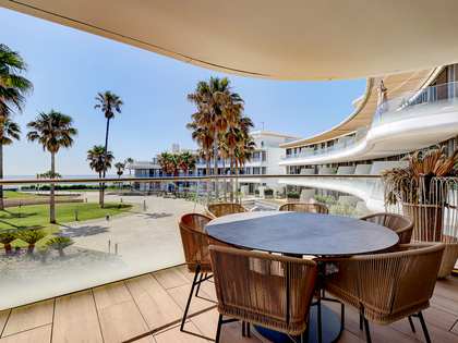 177m² apartment with 38m² terrace for sale in Estepona