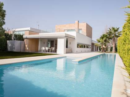 Villa de 674m² con 500m² de jardín en venta en Alicante ciudad