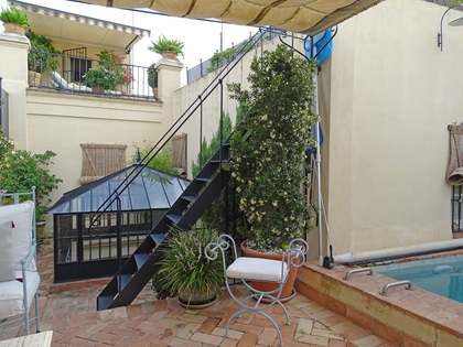 432m² house / villa with 104m² terrace for sale in Sevilla