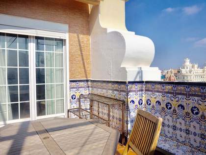 Attico di 90m&sup2; con 15m&sup2; terrazza in affitto a Sant Francesc