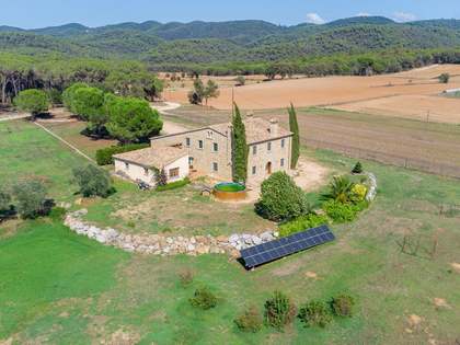Casa di campagna di 457m² in vendita a El Gironés, Girona