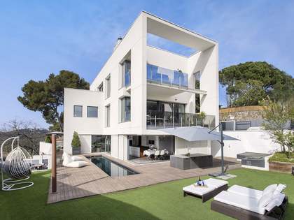 huis / villa van 650m² te huur met 200m² terras in Vallvidrera