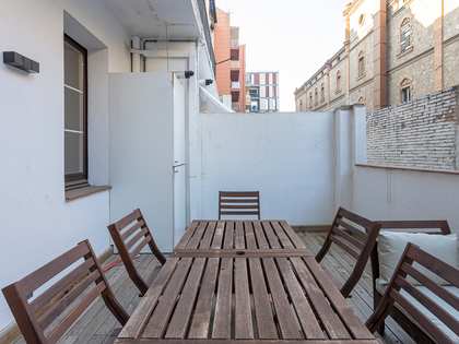 100m² apartment with 15m² terrace for rent in Eixample Right
