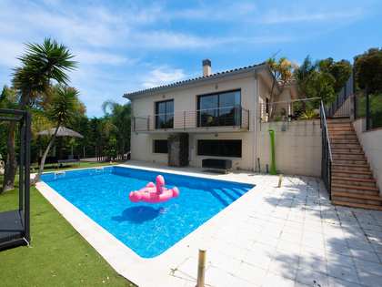 Дом / вилла 344m² на продажу в Плайя де Аро, Коста Брава