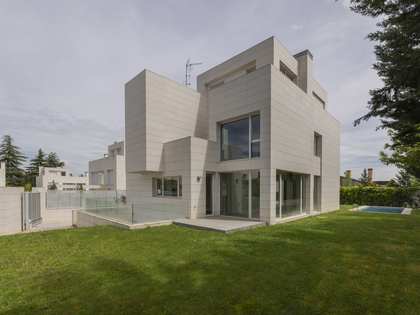 653m² house / villa for rent in Aravaca, Madrid