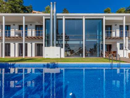 Дом / вилла 440m² на продажу в Бланес, Коста Брава