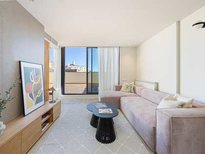 106m² penthouse with 47m² terrace for sale in Eixample Left