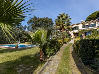 650m² house / villa with 6,150m² garden for sale in Canet de Mar