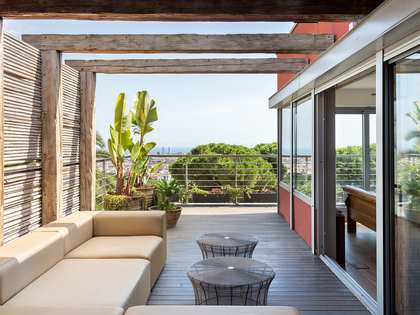 267m² house / villa with 35m² terrace for sale in Sarrià