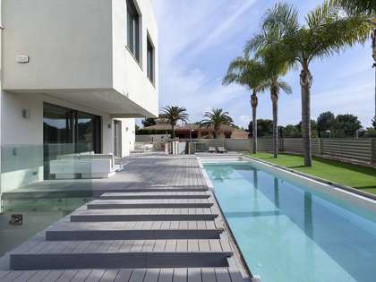 Casa / villa de 513m² en venta en La Cañada, Valencia