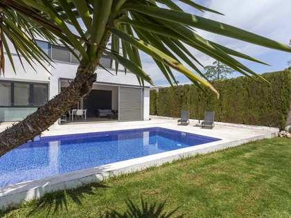 Huis / villa van 245m² te koop in La Cañada, Valencia
