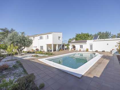 Casa / villa de 440m² en venta en Bétera, Valencia