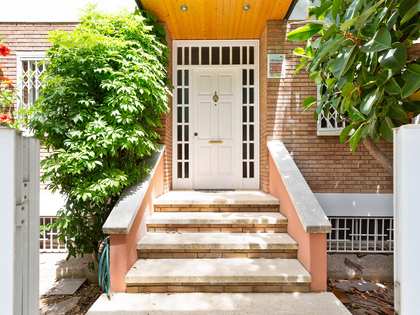 Дом / вилла 223m² на продажу в Montemar, Барселона