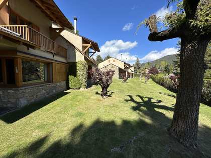 Дом / вилла 250m² на продажу в La Cerdanya, Испания
