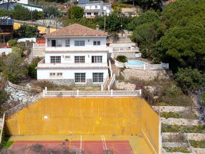 Casa / vil·la de 495m² en venda a Premià de Dalt, Barcelona