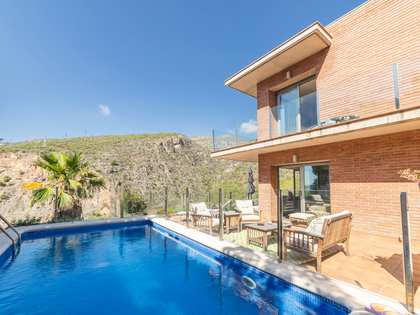 Casa / villa di 445m² in vendita a Rat-Penat, Barcellona
